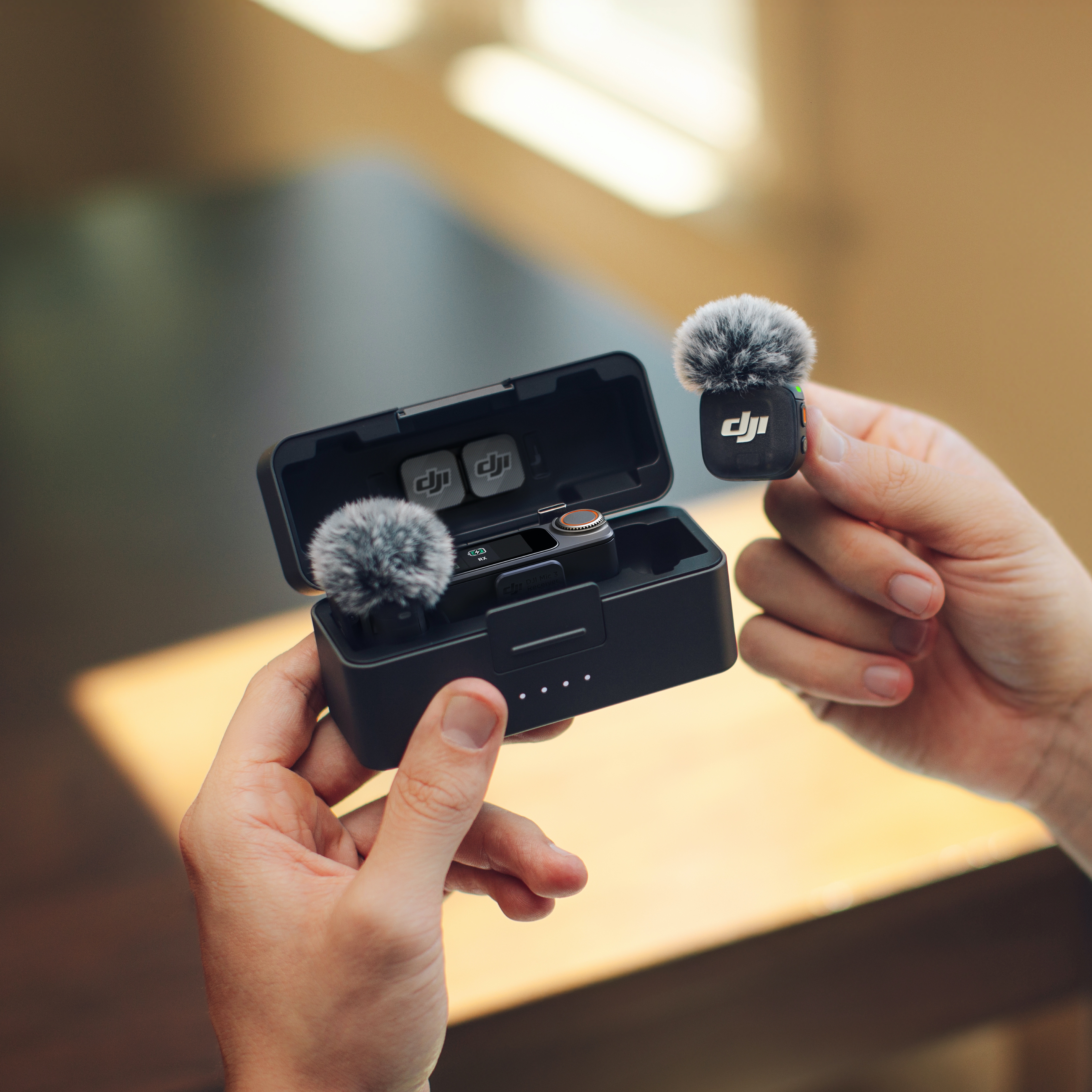 DJI Mic 3 (2 TX + 1 RX + 충전 케이스)